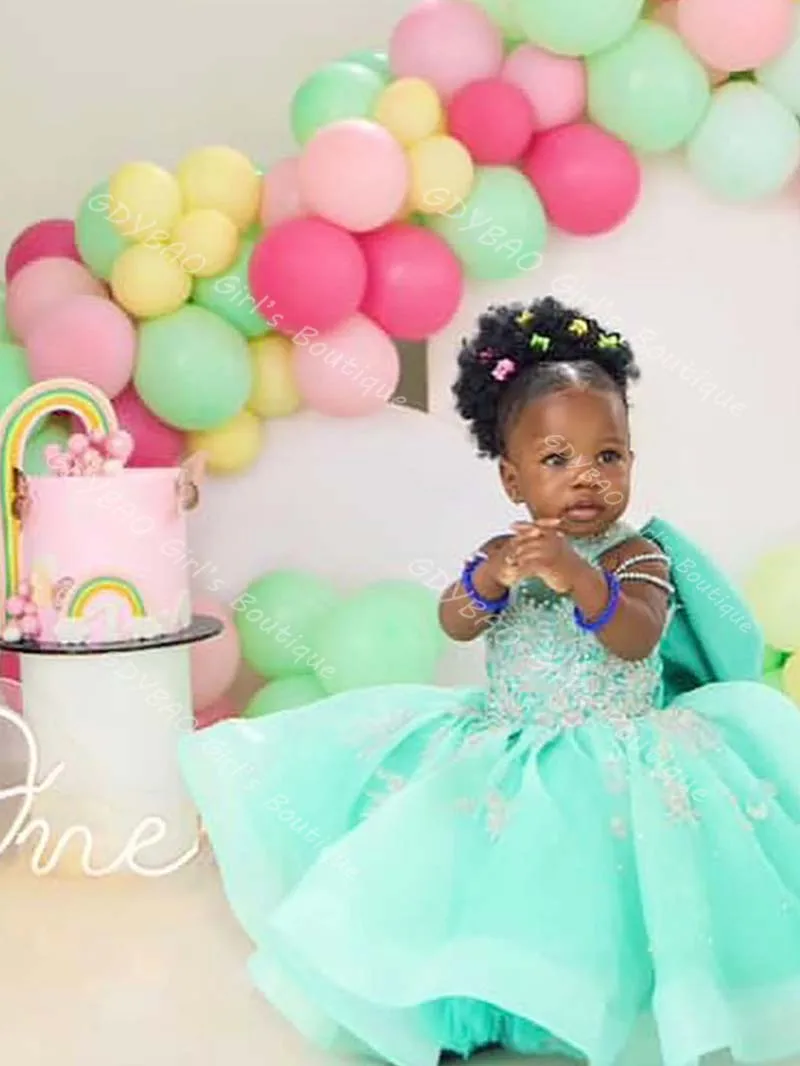 Aangepaste baby meisjes verjaardag jurk glitter kralen kant tule baljurk kinderen halter prinses optocht bloemenmeisje jurk met strik