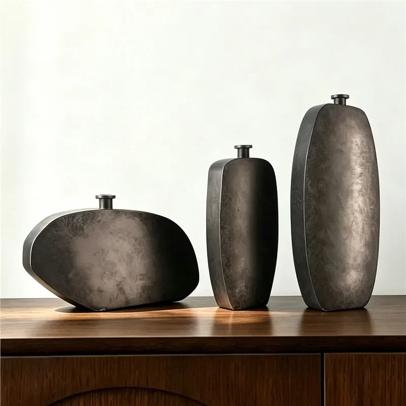 Modern Black Metal Vase Irregular Flower Arrangement Holder Light Luxury Home Decor for Living Room TV Cabinet Entrance