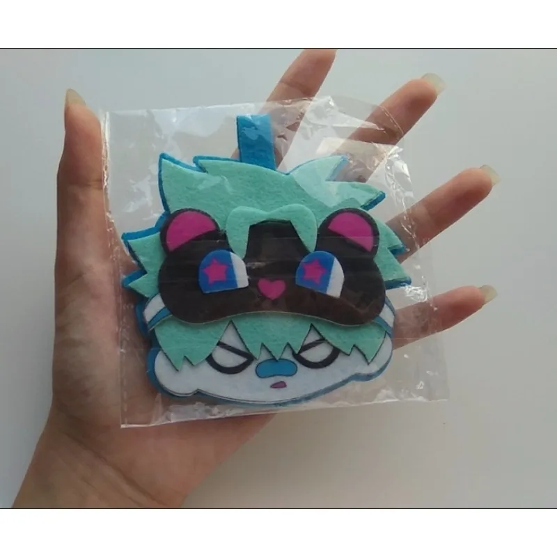 2025 المرحلة الغريبة الكرتون حتى غير المنسوجة التطريز مفتاح سلسلة قلادة كيرينغ هدية عيد الحب