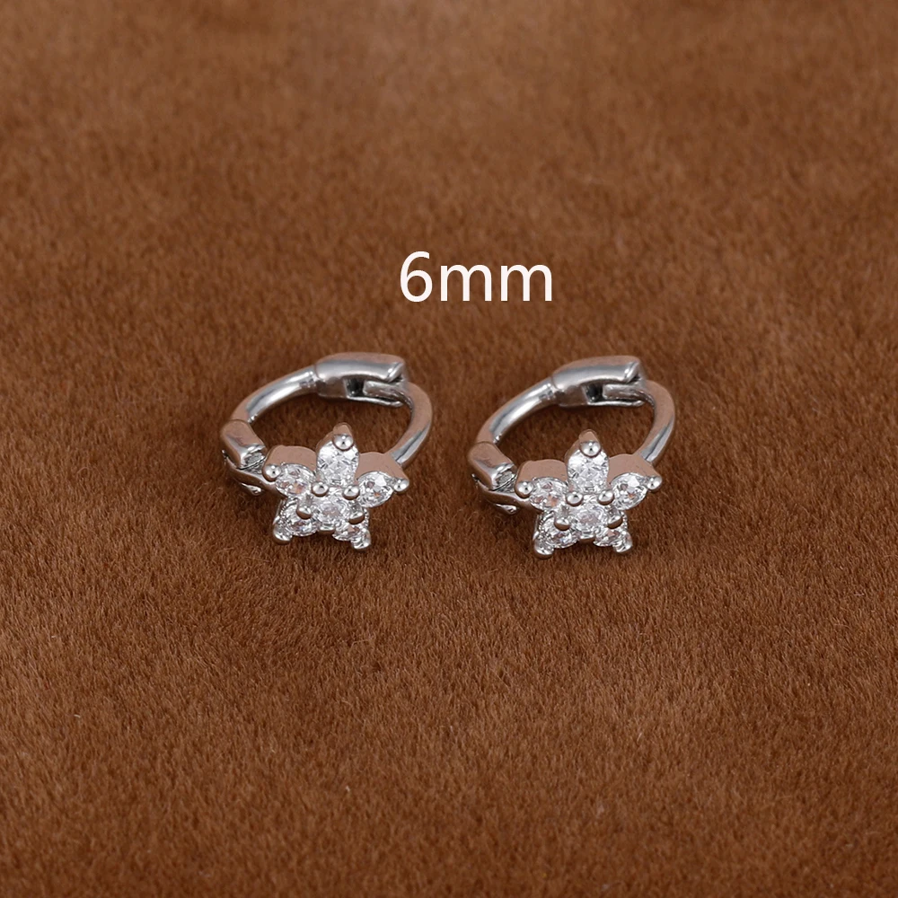 2er-Set schlichte, modische Blumen-Huggie-Creolen 6MM 8MM mit kleinen Zirkonia-Kristallen für Knorpel- und Ohrstecker-Piercings – Detail 12