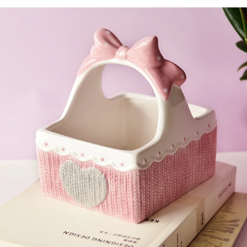 European cute pink girl heart Ceramic jewelry storage box Cosmetics Household items Gold silk bear hamster nest