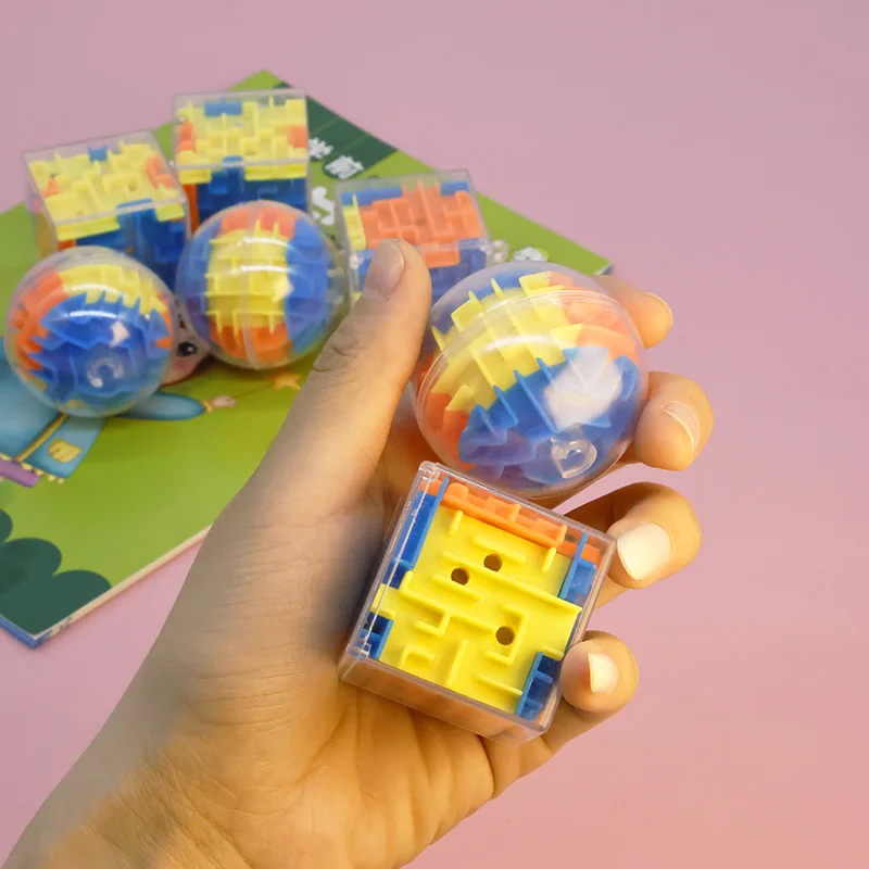 متاهة مجسمة ثلاثية الأبعاد: كرة متاهة سحرية فكرية صغيرة مربعة ودائرية مع رخام هدية لعبة تعليمية صغيرة للأطفال