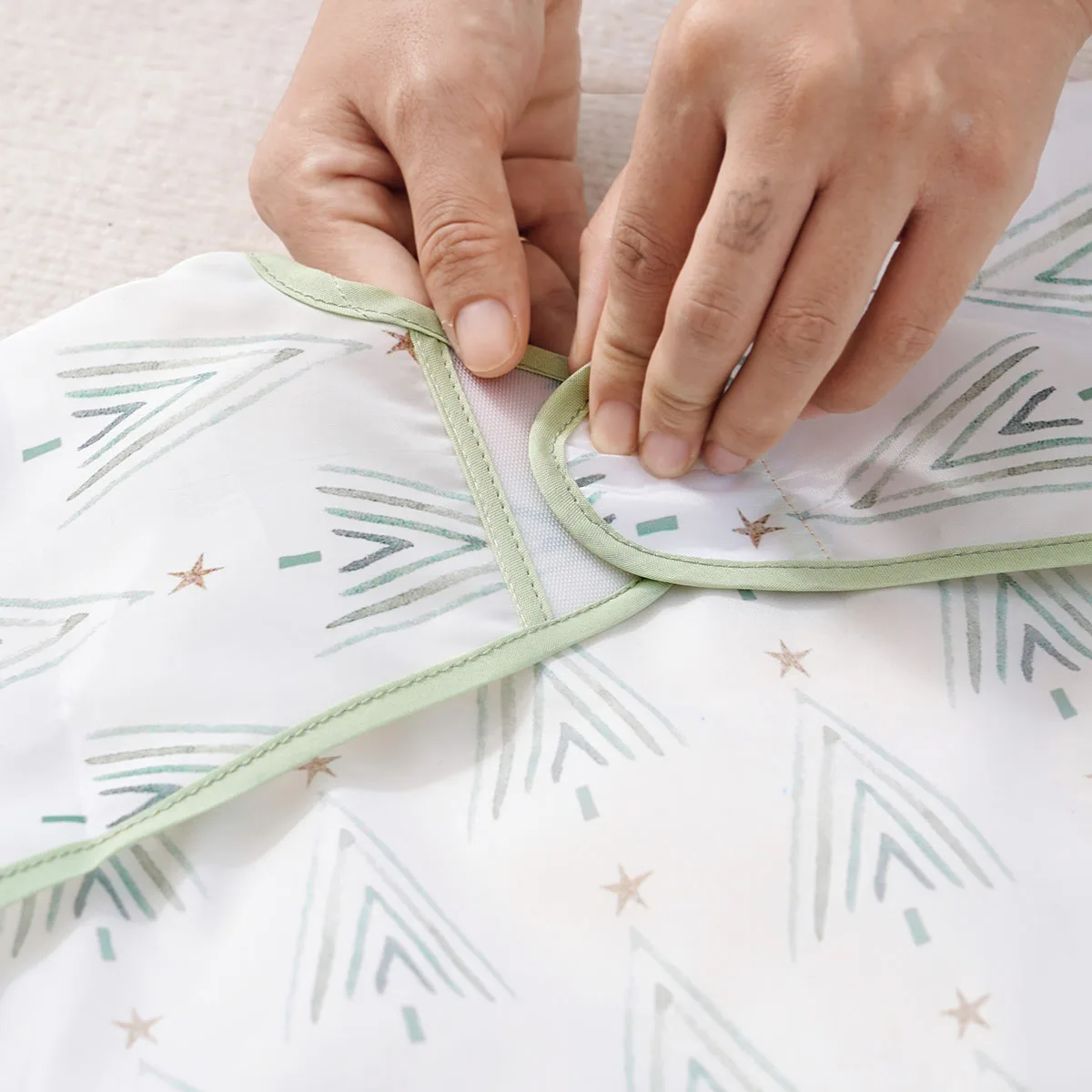 Celemek Bayi Lengan Panjang Dapat Dicuci dengan Mesin Cepat Kering Ukuran Universal untuk Kursi Makan, Kereta Dorong, Meja, Ideal untuk Bayi