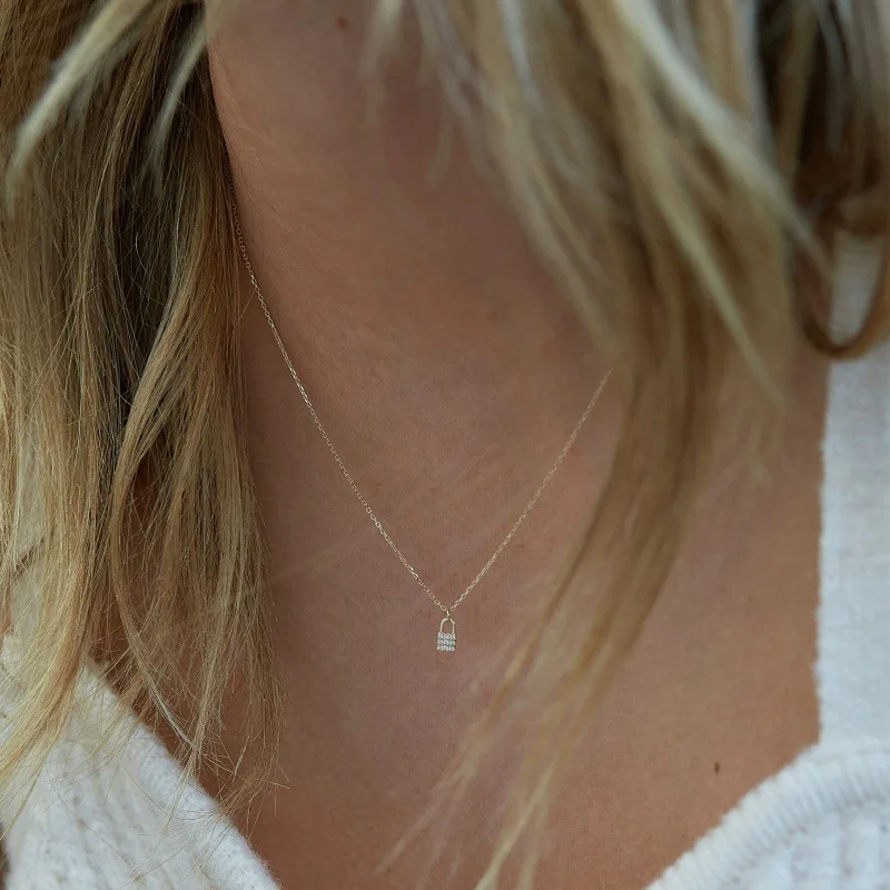 

925 Sterling Silver Necklace Chain Minimalist Zircon Lock Pendant Women's Necklace Hypoallergenic Stacking Daily Necklaces