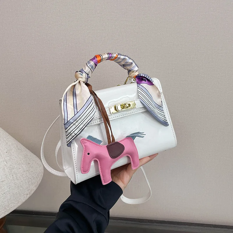 

2025 New Women's Glossy Bag - Shoulder & Crossbody, Handheld, Commuter, Minimalist Elegance, Stylish Versatile.