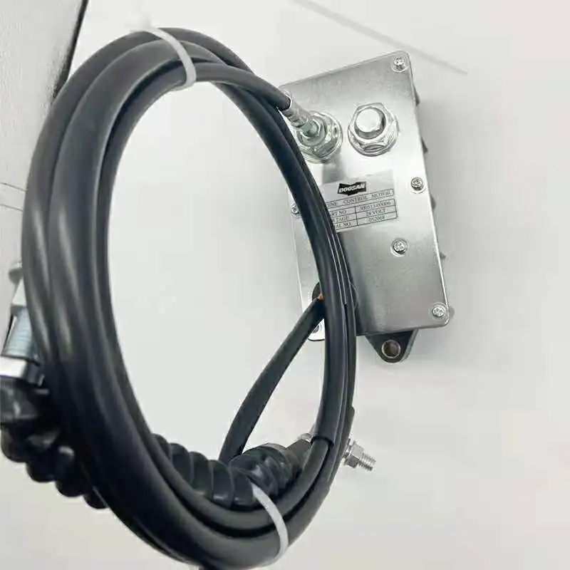 ل دوسان خنق المحرك محرك متدرج DH220-5 DH225-7 DH150-7 أجزاء كهربائية خنق المحرك محرك متدرج 523-00006 523-00008 #4