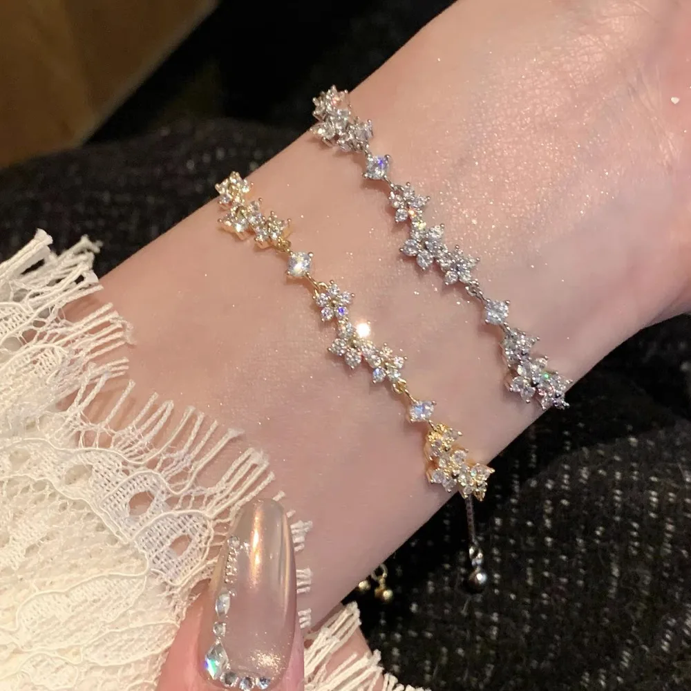 Exquisite Luxury Shining Micro-inlaid Zircon Cherry Blossoms Flower-shaped Adjustable Pull Bracelet for Women Sweet Jewelry Gift