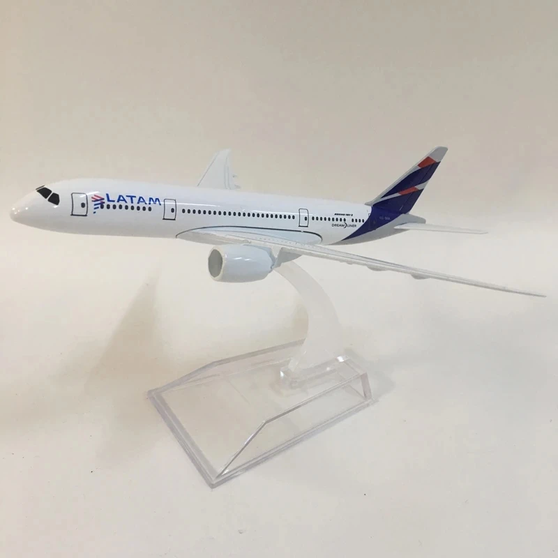 16cm Latam Airlines B787 Airbus 1:400 Scale Airline Die-cast Alloy Metal Airplane Model Toys with Standv