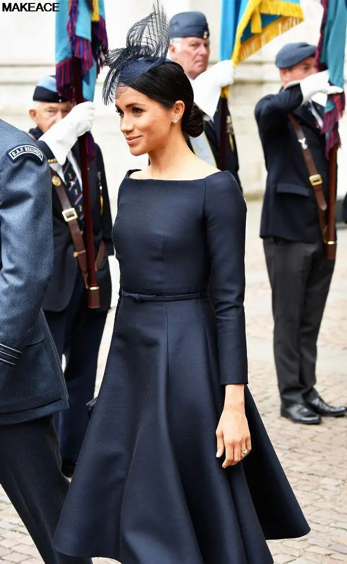 Meghan Markle Abiti da celebrità blu navy scuro Abiti da cerimonia convenzionali a-line maniche lunghe con fiocco Bateau Abiti da sera vintage