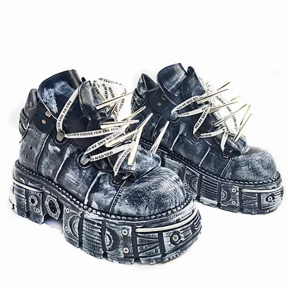 

Platform Spiked Rivet Motorcycle Boots Round Toe Fashion Sports Casual Boots 35-45 2026 New Punk Rock Street Men and Women Pumps