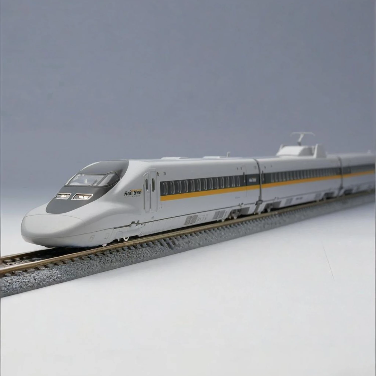 Tomix N-type 1/160 Scale Train Model 700-7000 Series Shinkansen Golden Railway Star 98769 8-carriage Train Set for Boys