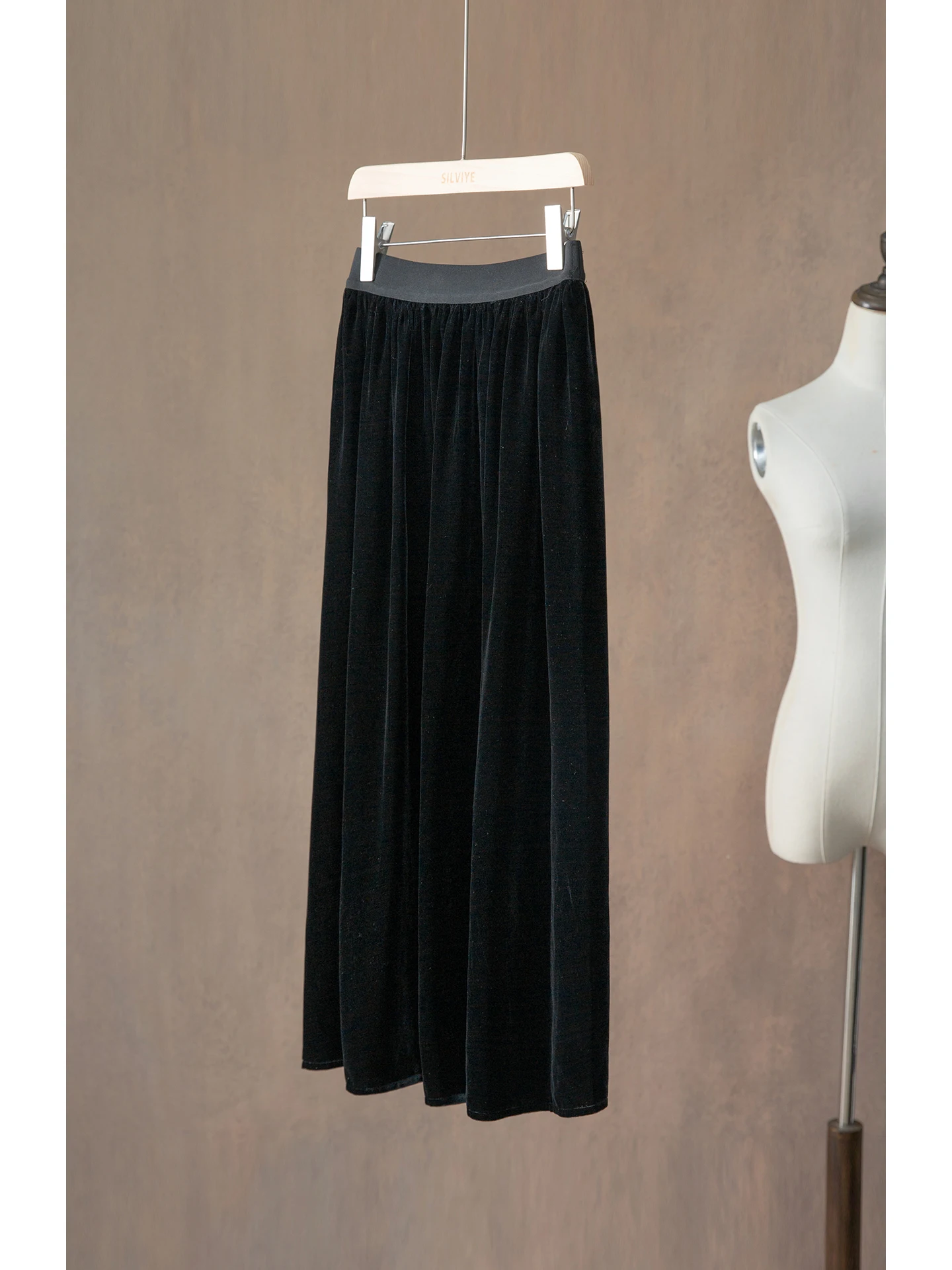 

Шелковая бархатная юбка А-силуэта SILVIYE: женская, в стиле ретро, повседневная, с эластичной талией, универсальная, из высококачественного шелка, модная.