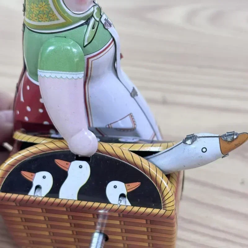 Walking Tin Farmer Robot Woman with The Goose Clockwork Toy Classic Collection Retro Wind Up Toy MetalMechanical Toy Gift