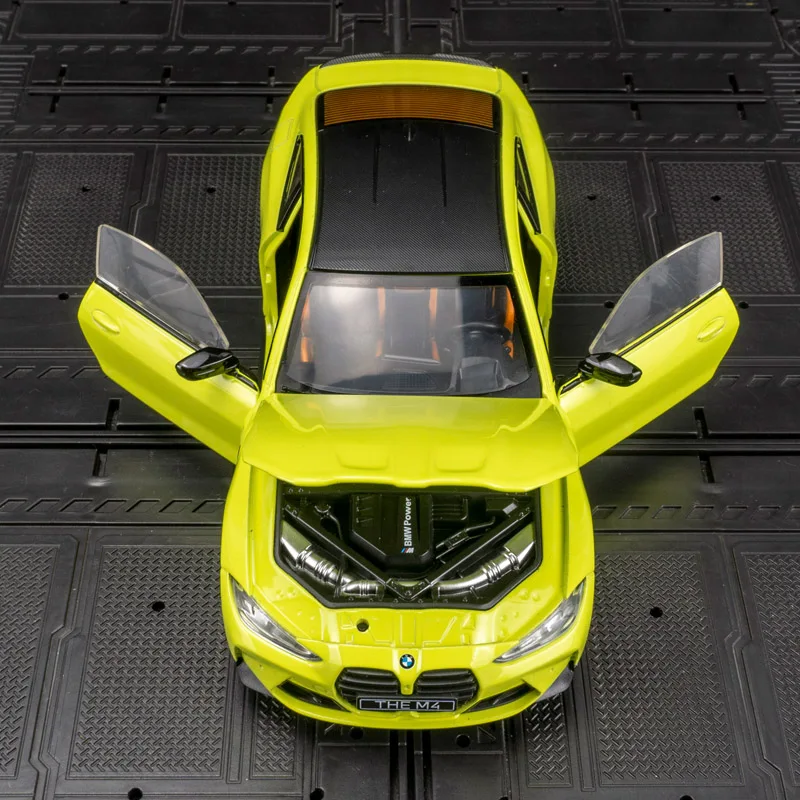 CCA 1:23 BMW M4 G82 alloy car model ornament children's toy car with simulated sound and lighting functions