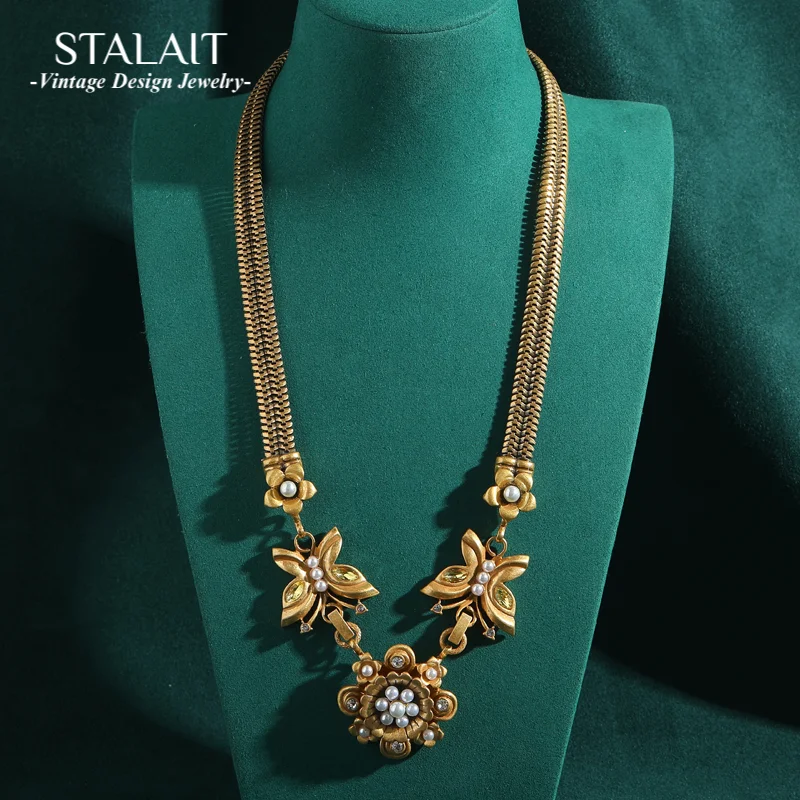 خمر الذهب اللون فراشة قلادة المختنق اللؤلؤ قلادة الكوبية سلسلة امرأة فاخرة مصمم مجوهرات عالية الجودة 2025