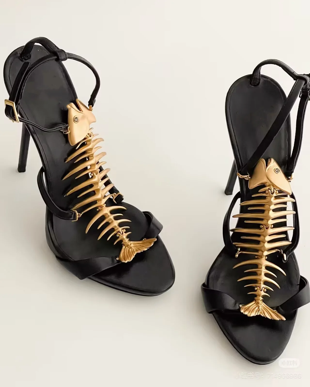 

Bling Rhinestone Fish Bone Pointed Toe Fashion Lady Summer Sandals Stiletto High Heels Buckle Strap Design Large Size Shoes