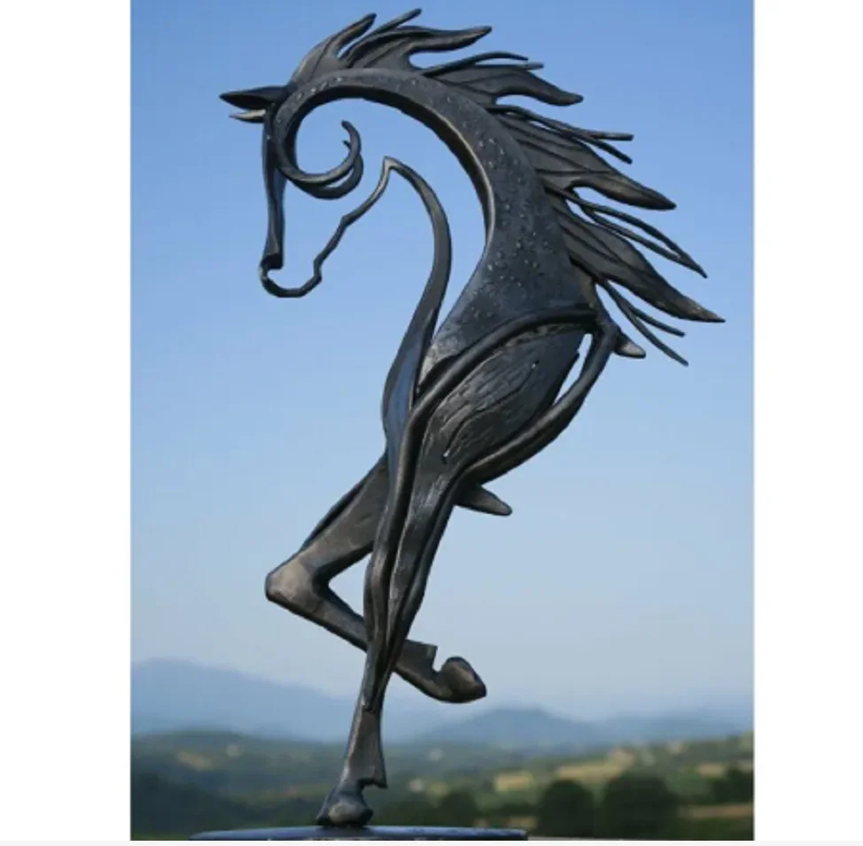 

Kiss Horse Metal Iron Sculpture Horse Wings Modern Statue Rustic Metal Art Free Horse Decor Metal Home Ornament Christmas Gift