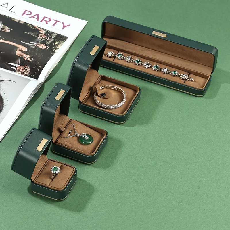 

Темно-зеленая бархатная шкатулка для драгоценностей, элегантная шкатулка для хранения ювелирных изделий, можно хранить кольца и другие небольшие украшения, классический прямоугольный дизайн