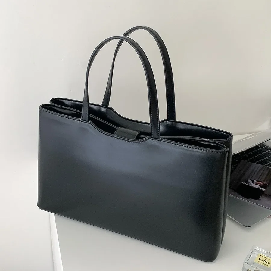 Handbag Fashion Niche 2024 Hand Handbag Female Commute to Work Large Capacity Tote Women's Bag