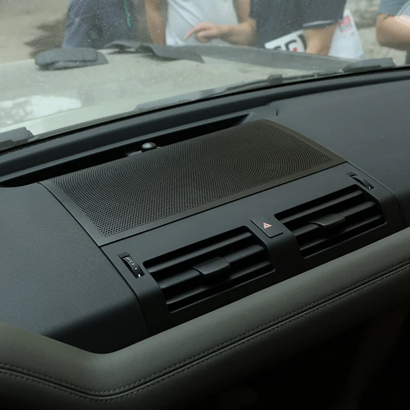 لاند روفر ديفندر 90 110 130 2020-2024 سبائك الألومنيوم الأسود لوحة سيارة المتكلم صافي غطاء الكسوة الداخلية اكسسوارات السيارات #4