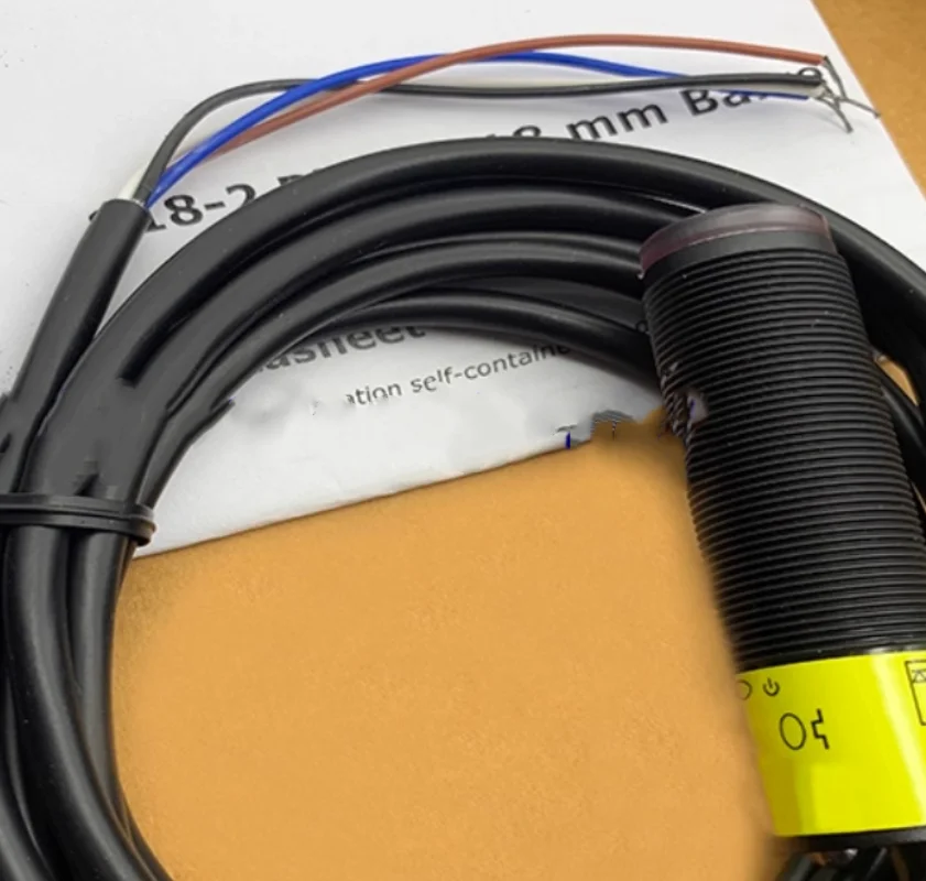 

2pcs New photoelectric switch S18-2VPRL-2M S18-2VPDL-2M S18-2VNDS-2M S18-2VNDL-2M S18-2NAEL-2M S18-2VNRL-2M