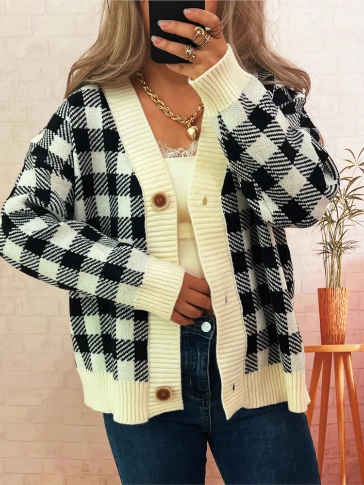 

New Plaid Knitted Button Cardigan Top Women's Autumn And Winter V-neck Casual Loose Fashion Retro Versatile Long-sleeved Sweater