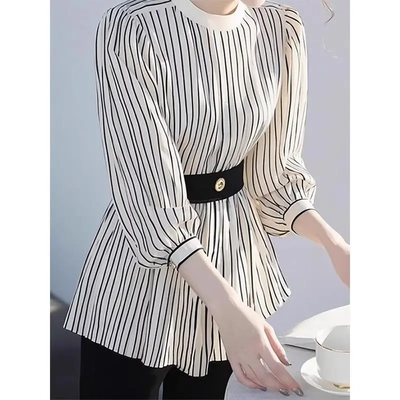 2025 shirt, high-end sensory and trendy striped long sleeved shirt, high-end design, waist collection, slimming