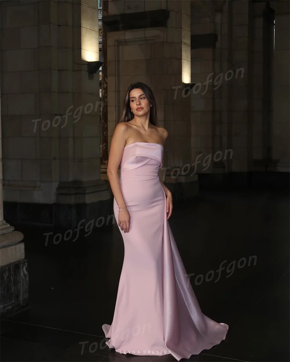 Toofgon Strapless 핑크 공식 파티 댄스 파티 드레스 Pleat 웨딩 드레스 특별 행사 스윕 기차 여성 이브닝 드레스 맞춤형