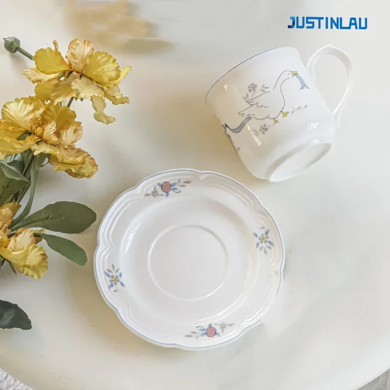 JUSTINLAU Keramikbecher mit Untertasse, europäisches Retro-Nachmittagstee-Kaffeetassen- und Untertassen-Set, Paar-Tassenset, kreatives Trinkgeschirr für Zuhause
