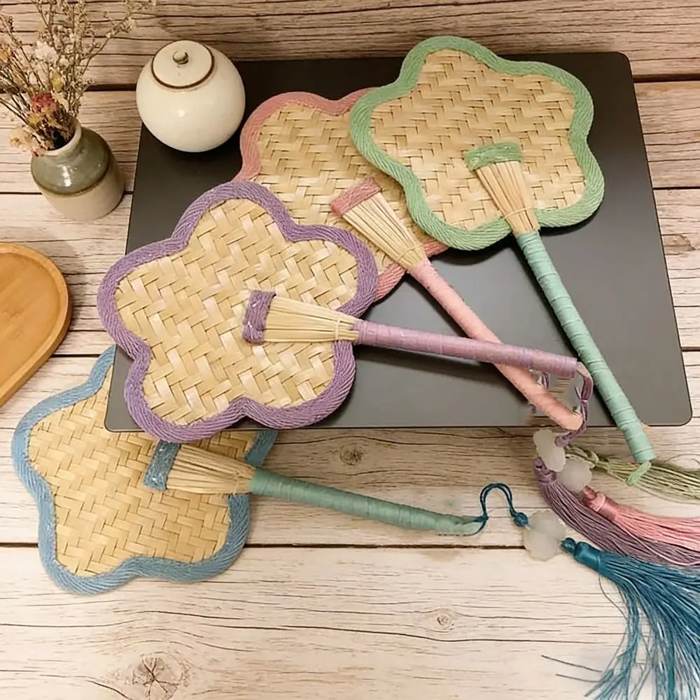 Colorful Edging Retro Floral Straw Fan Portable Lightweight Hand Cranked Futon Fan Ornaments with Tassel Handmade Woven Fan