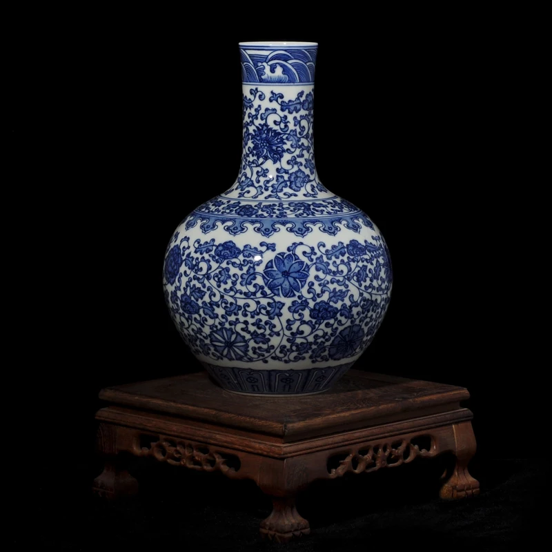 Ceramic Hand-painted Global Vase Chinese Blue and White Porcelain Home Decoration Living Room Table Ornament