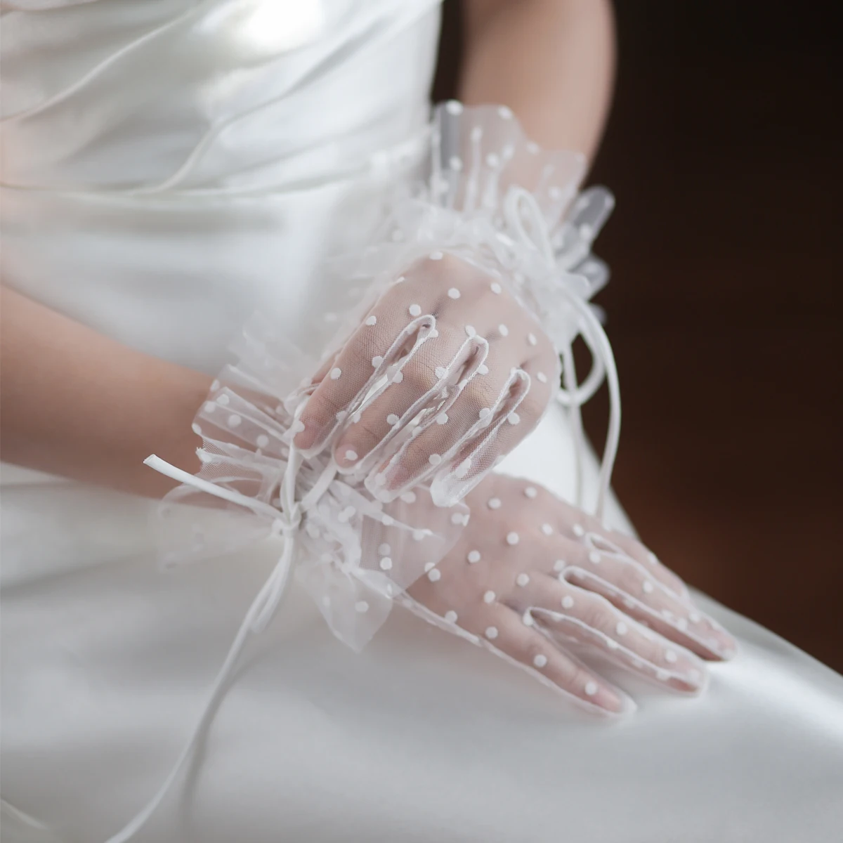 WG064 Wedding Bridal Short Handmade Gloves Dots Tulle Ruffled Edge Ribbon Bow White Finger Wrist Pageant Prom Gloves