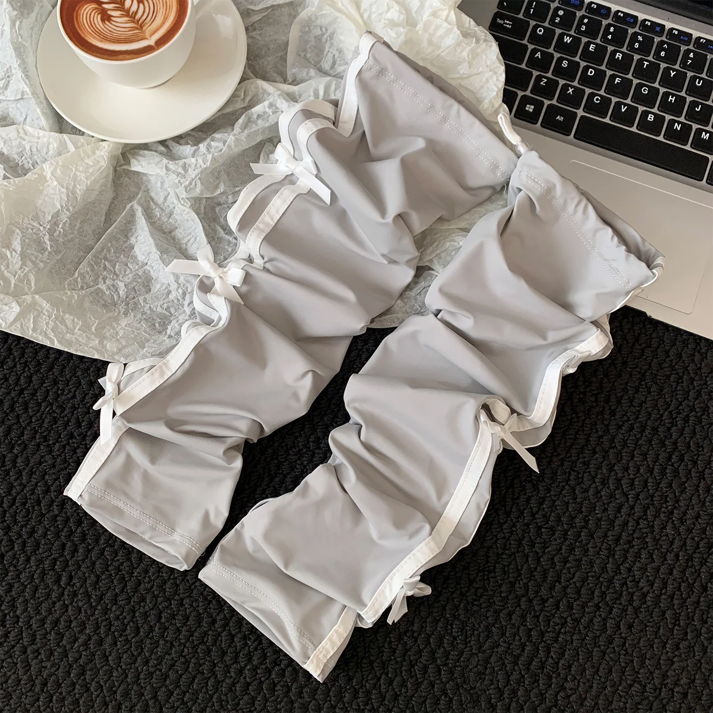 2026 Summer New Women’s Lightweight, Breathable, UV-Protective Outdoor Cycling and Driving Oversized Sun-Blocking Ice Sleeves