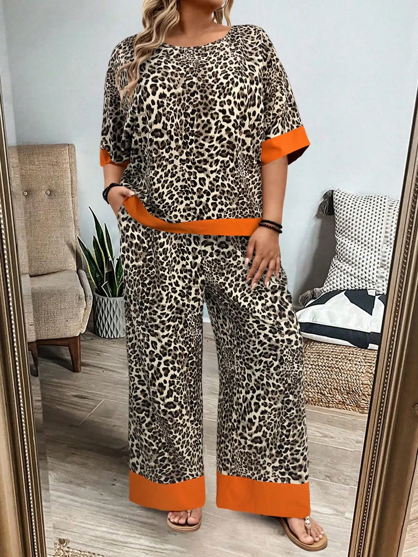 

Комплект с леопардовым принтом: топ с круглым вырезом и короткими рукавами и брюки с широкими штанинами, повседневный наряд для праздников