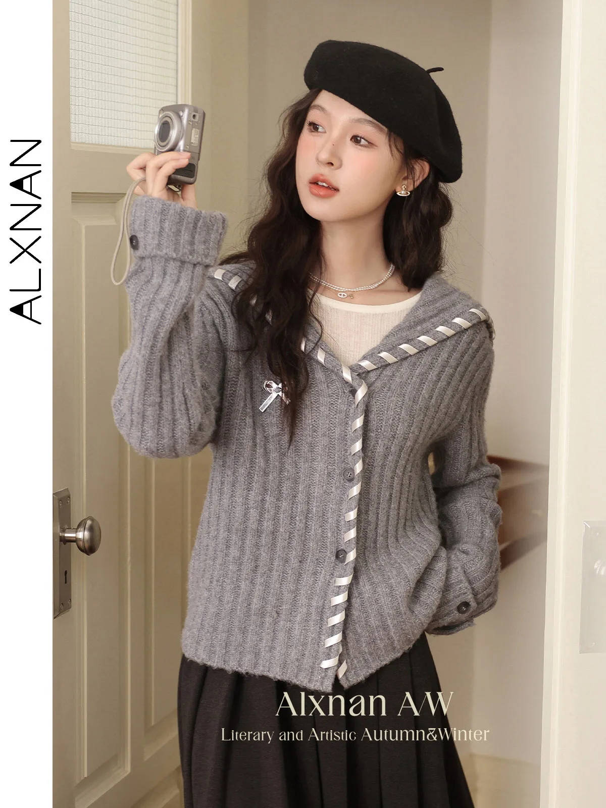 

ALXNAN Women V-neck Cardigans Loose Striped Single Breasted Metal Bow Brooch Long Sleeve Sweater Winter Knitted Outerwear L52580