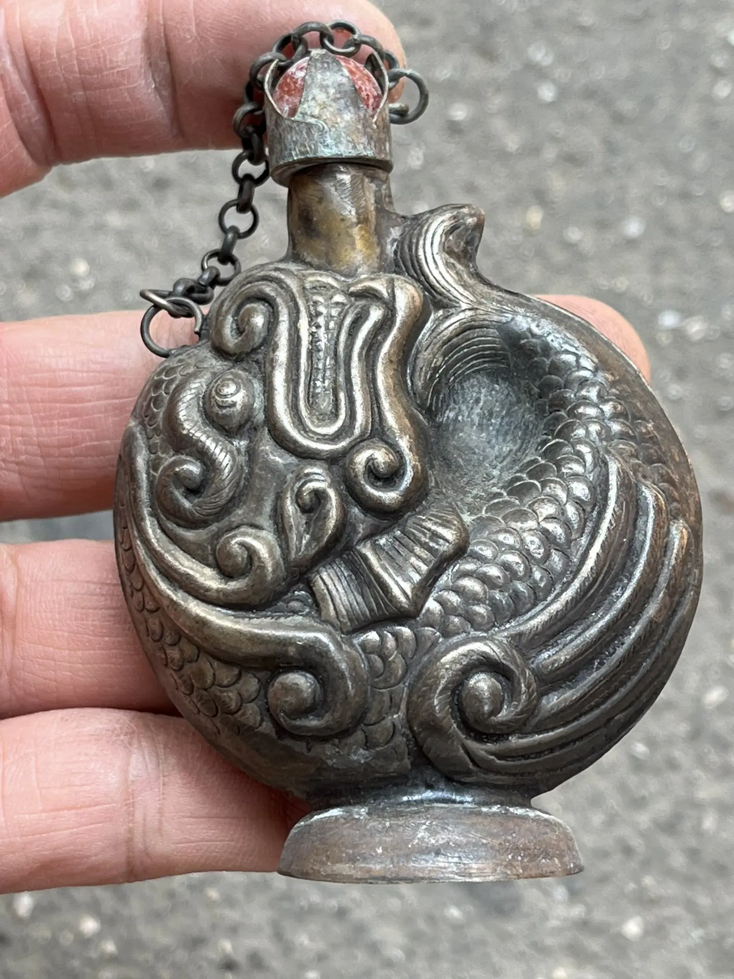 

Antique Miao Silver Making Old Fish and Dragon Decorative Snuff Bottle