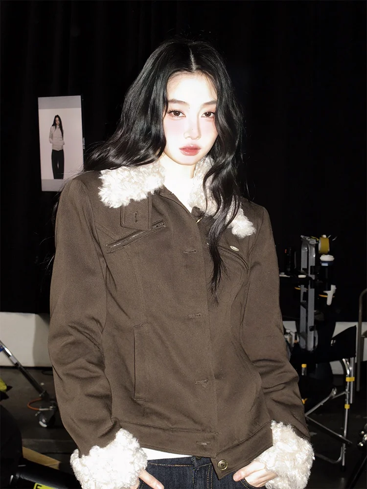 

Женская утепленная куртка с высоким воротником и меховой отделкой, осень-зима 2024, с поясом, теплая, с длинными рукавами