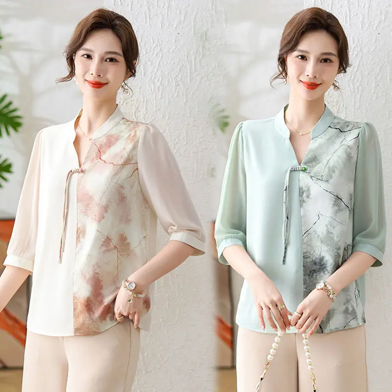 

Elegant Mom Summer Wear Chiffon Blouse with Mid Sleeves V-Neck Lightweight Middle Aged Women's Fashion New Arrival