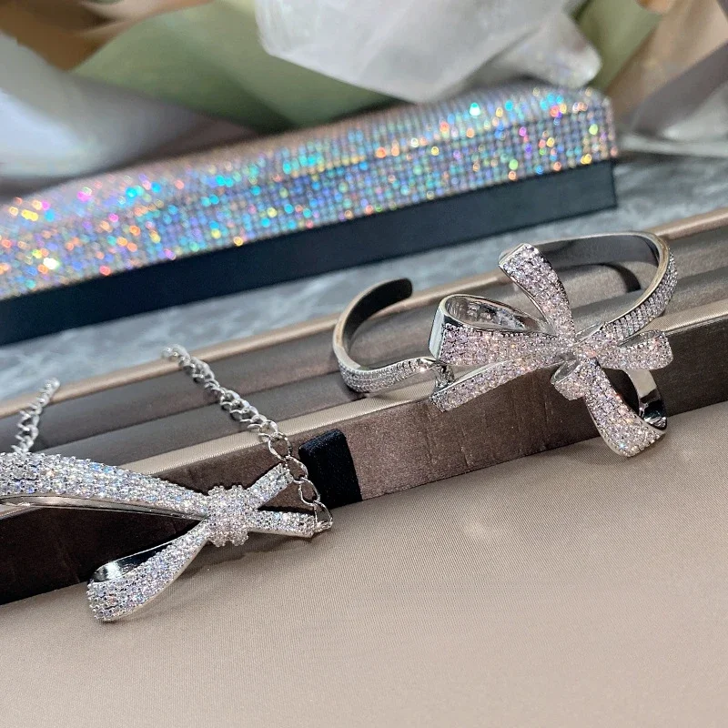 MDLFES مويسان الماس نمط سوبر الجنية تصميم مبالغ فيه القوس قلادة مطلية بالذهب فراشة شخصية مع الماس الصغير #1