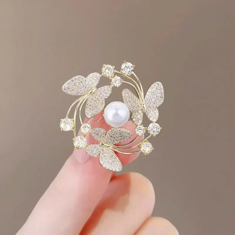 2025 New Tulip Flower Butterfly Brooches for Women Elegant Luxury Design Jewelry Rose Clothing Accessories Pin Gift for Women