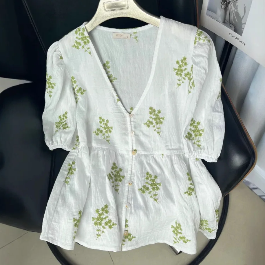 

2025 Summer New Short Sleeve Cardigan Floral Embroidery Fresh Green V-Neck Women's Top