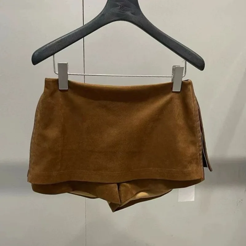 HKSH 2025 Jesień Nowa Damska Mini Spódniczka z Bocznym Zamkiem, Łączona ze Skóry PU, Zapobiegająca Prześwitywaniu, Amerykańska Modna, Seksowna Krótka Spódnico-spodnie HK13140