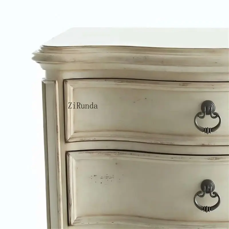 أثاث غرفة نوم حديث وبسيط من الخشب الصلب بجانب السرير مناسب لمنزل الفندق