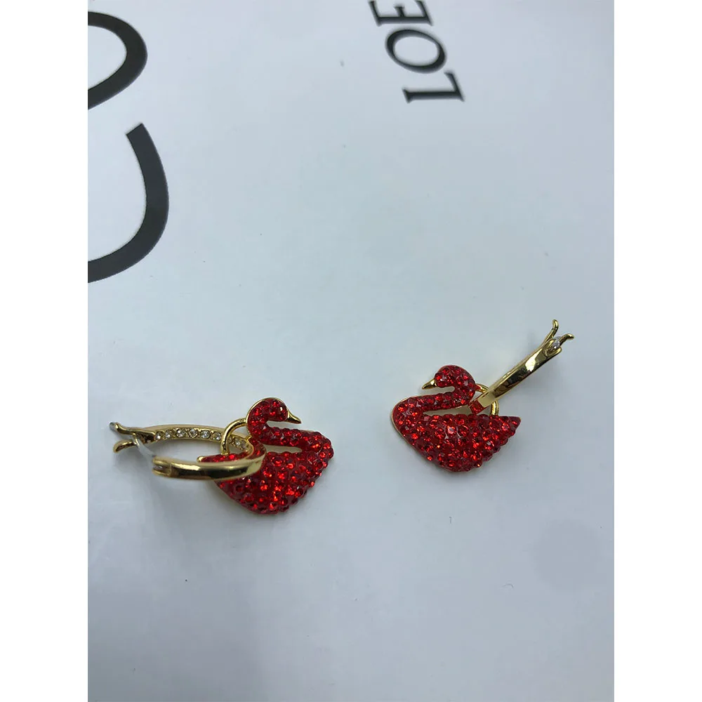 New Fashionable Water Drop shaped Red Swan Earrings Versatile Romantic Holiday Party Gift