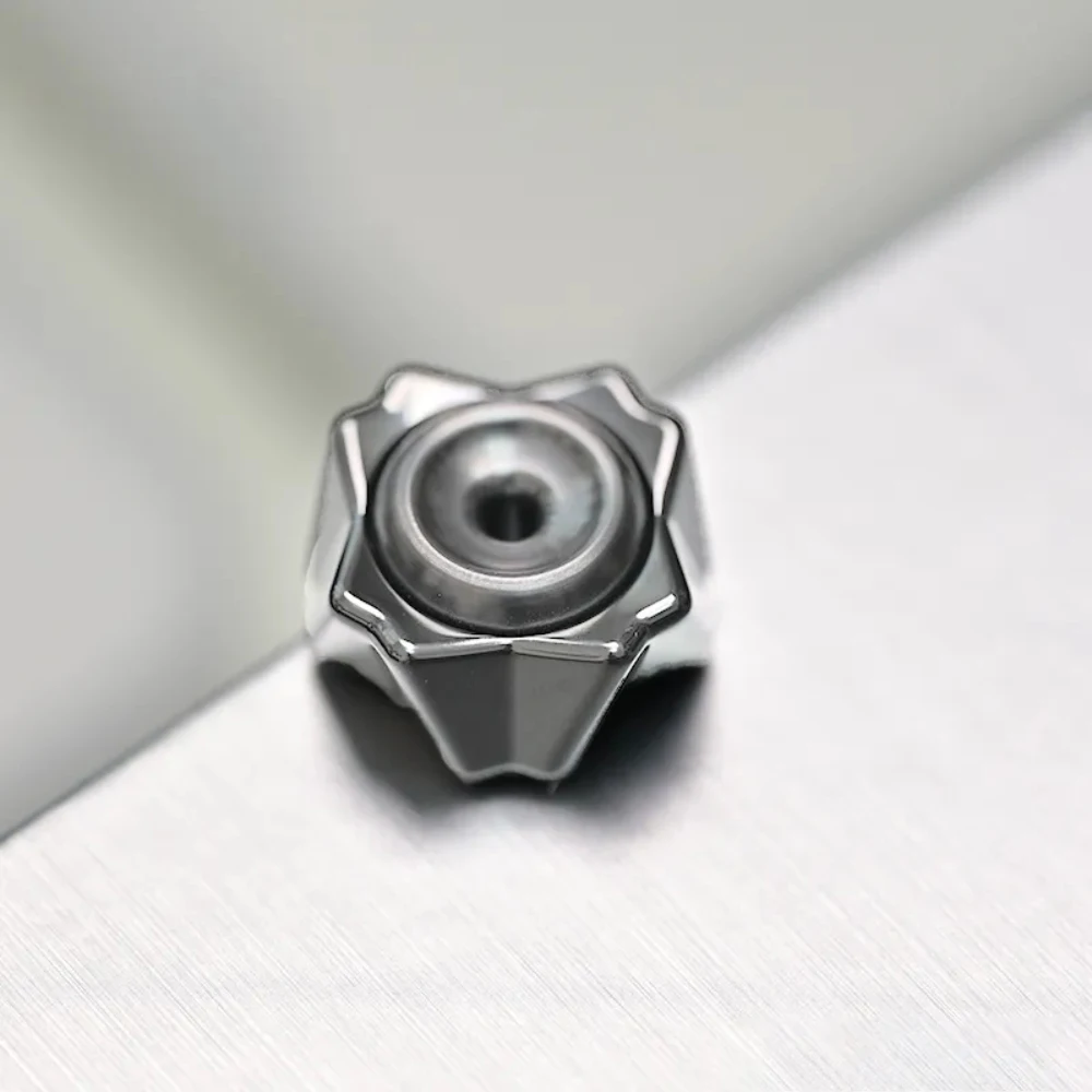 YOUBING EDC Mini Sakura Cake Fidget Spinner Push Feeling Multi-blade Fidget Spinner Anxiety Relief Gadgets Original Design
