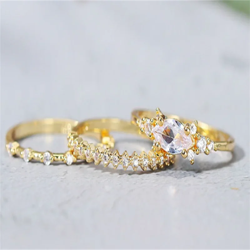 Sparkling CZ Gold Wedding Ring for European and American Brides, Fashionable Jewelry Stackable Women's Ring for Boat Landing