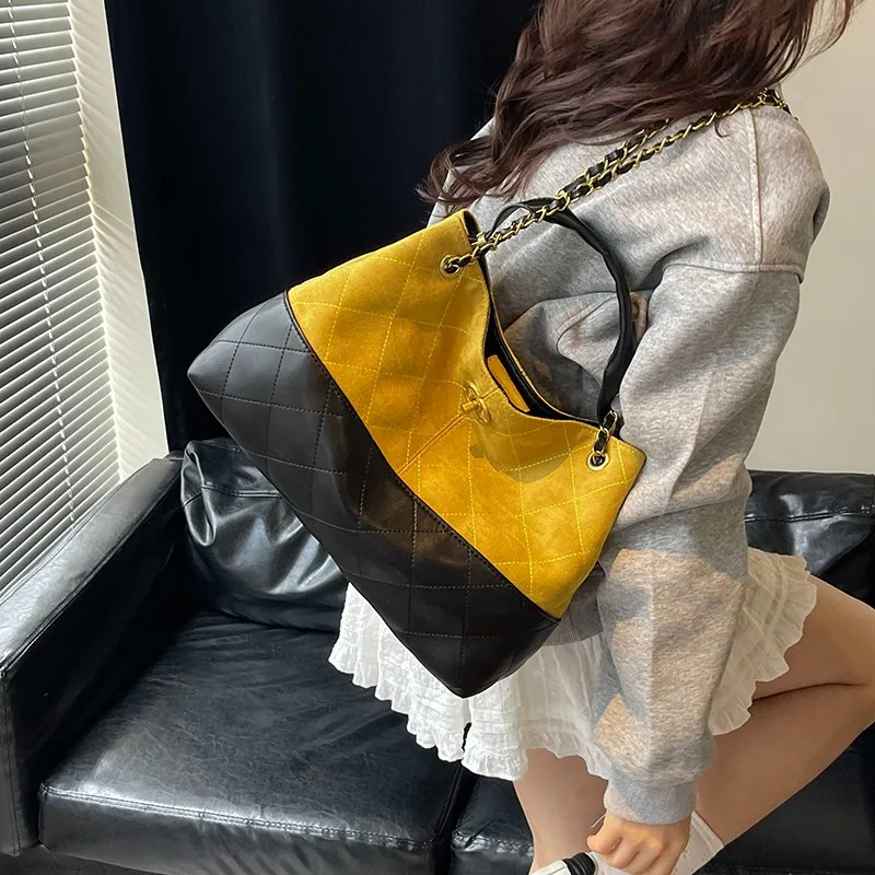 Fourre-tout de shopping au design de mode de grande capacité - Sac à bandoulière à sangle en chaîne pour femme de qualité supérieure avec plusieurs compartiments