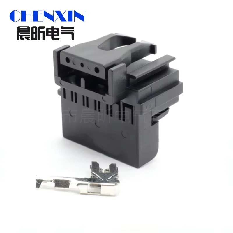 6-pin automotive connector socket for rear lights and taillight wiring harnesses 7701477989 7703297051