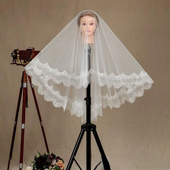 High Quality Fashion Designer Best Sale Romantic Elbow White Ivory Lace Applique Mantilla Veil Bridal Head Pieces For Wedding