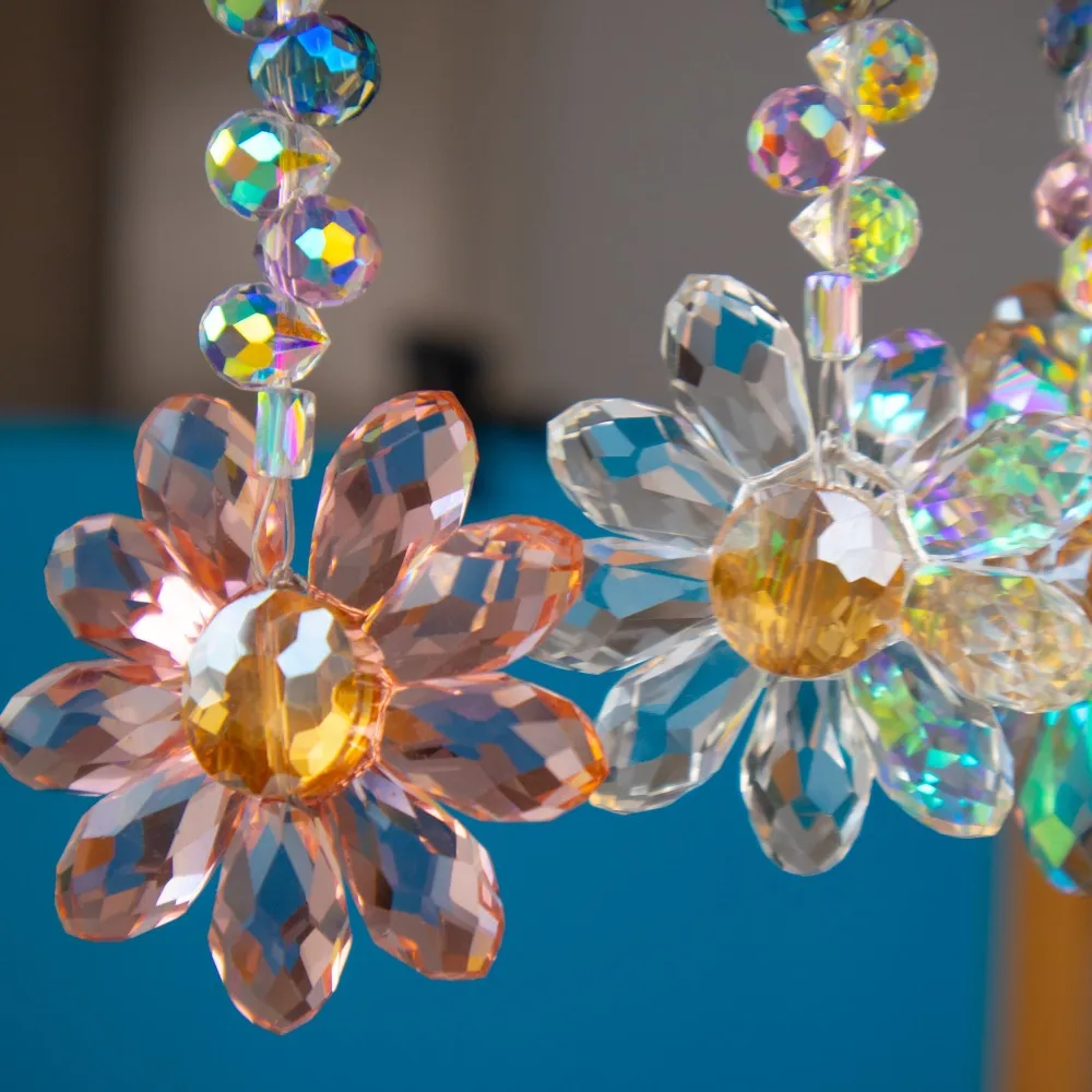 الزجاج الكريستال قلادة قوس قزح صانع نافذة داخلية عباد الشمس الشمس الماسك زخرفة هدية الكريسماس ساحة حديقة الزينة